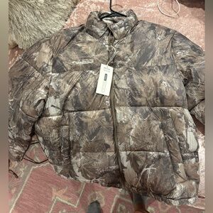 NWT Hollister Camouflage Puffer Jacket